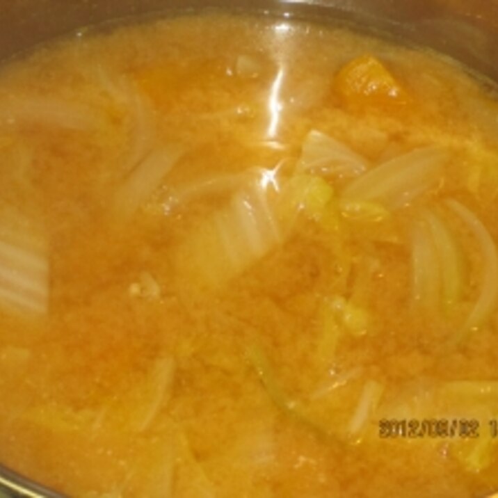 南瓜と白菜と玉ねぎの味噌汁